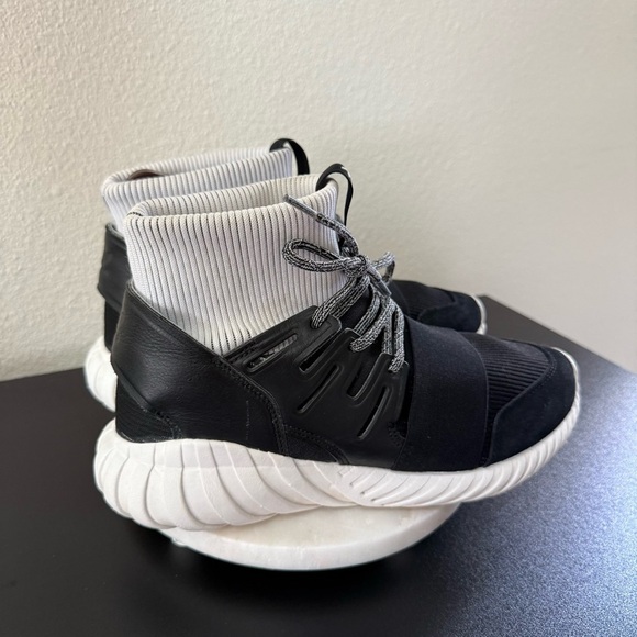 adidas Shoes - Adidas Black Tubular Doom 'Yin Yang' Sneaker’s Men’s Size 7.5